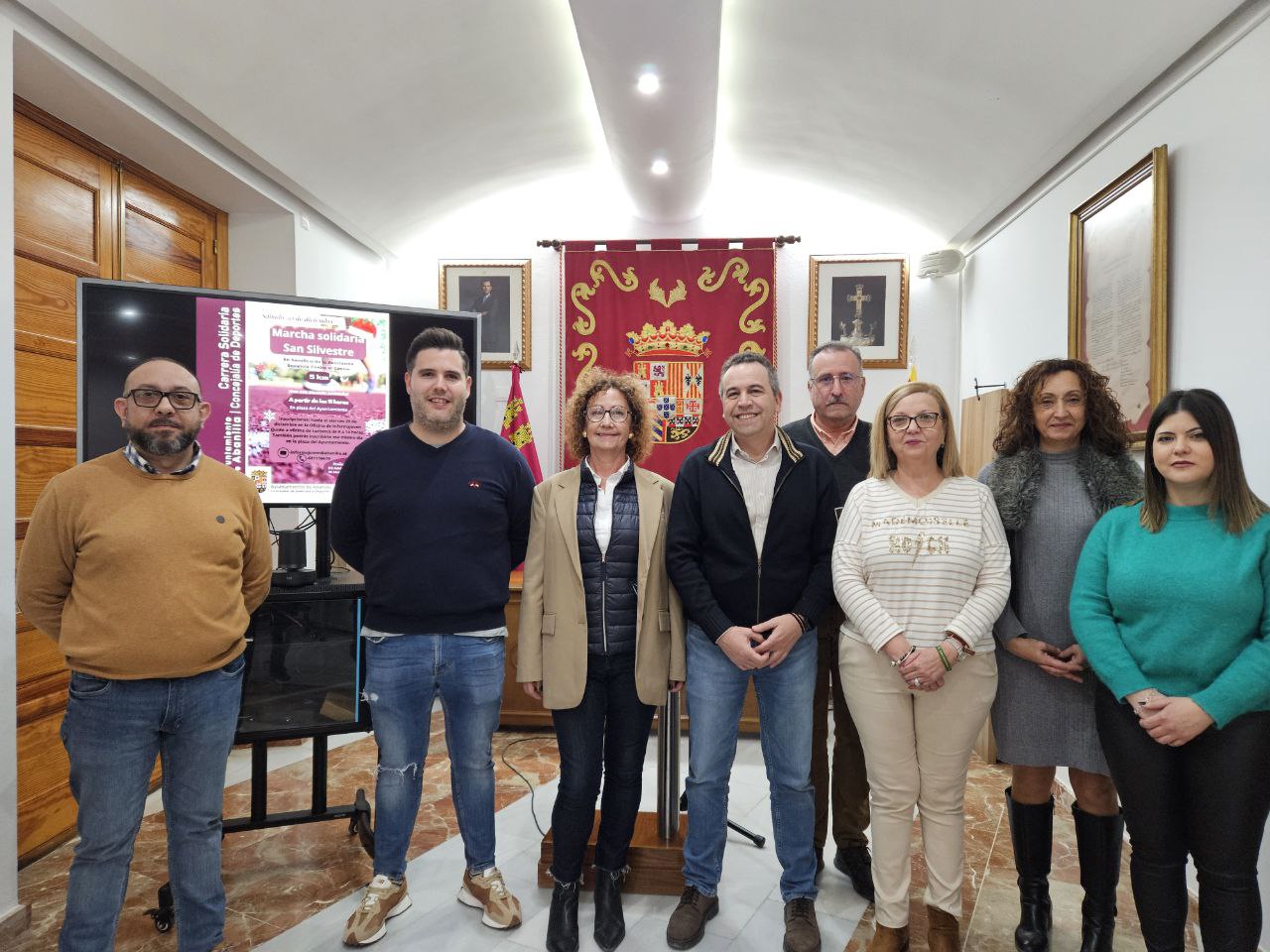 Alcalde Jose Antonio Blasco presentando la marcha solidaria